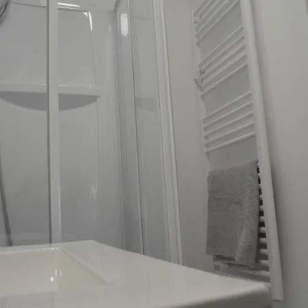Casa vacanze L'escala33 - 8 Pers, 4 Sde, 4 Wc, Proche Du Puy Du F Mauleon